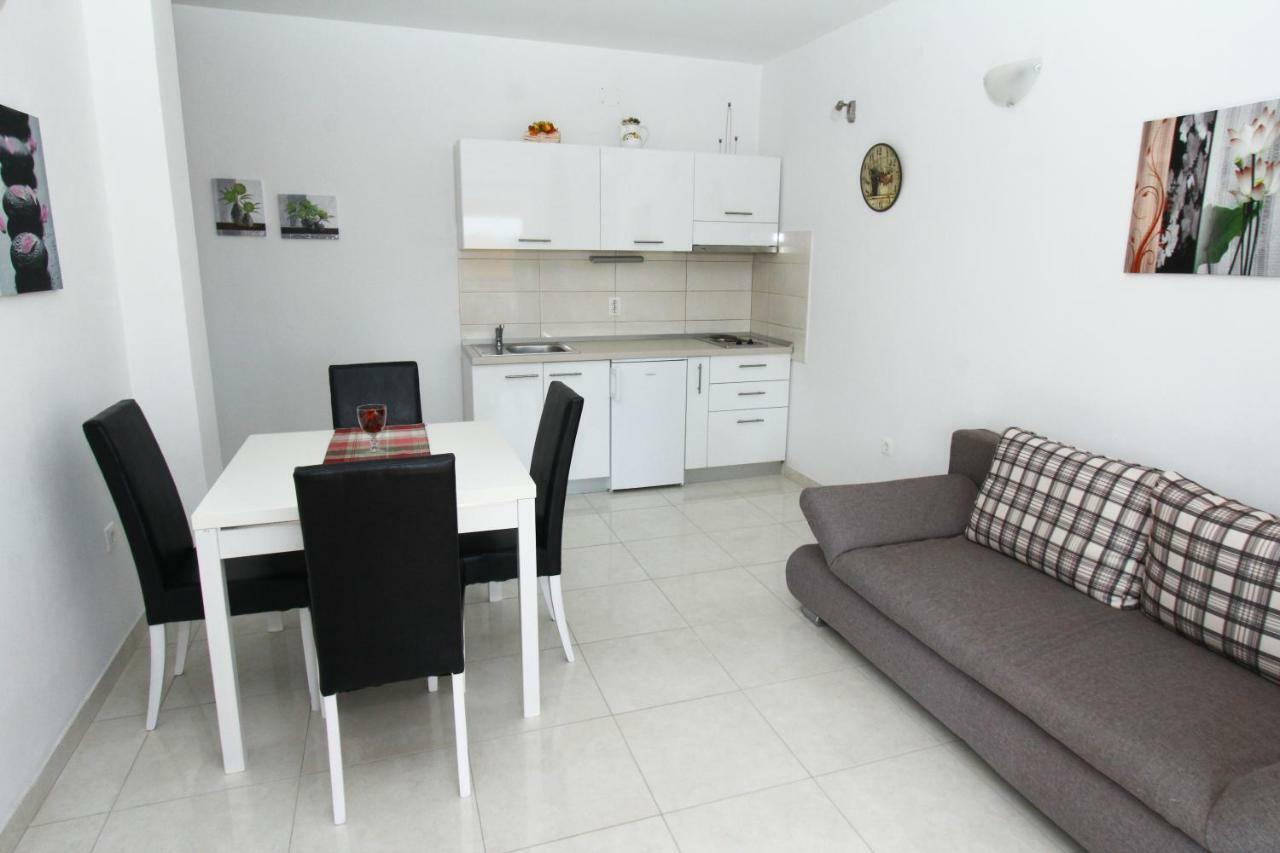 Apartmani Roje Sveti Filip I Jakov Zewnętrze zdjęcie